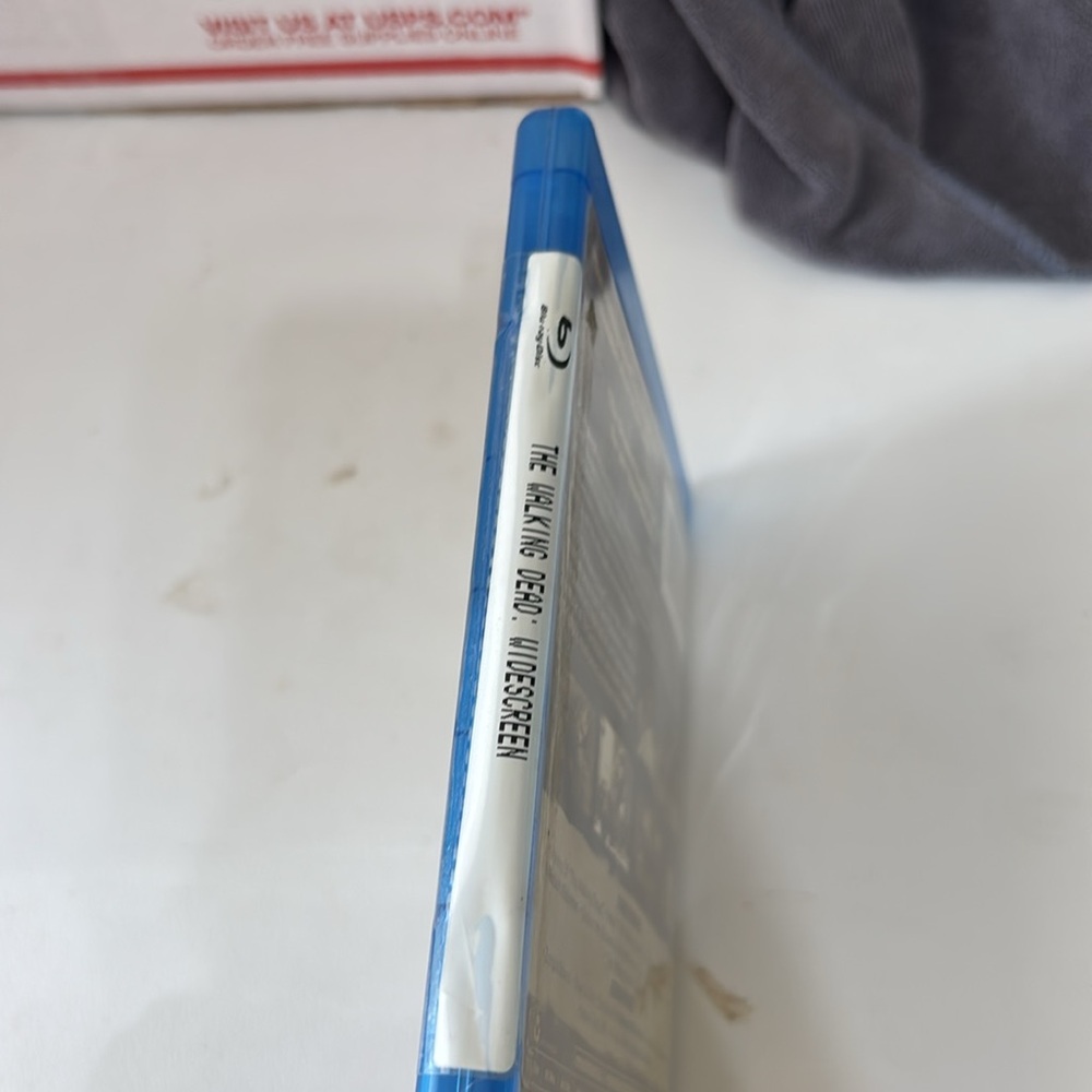 The Walking Dead Complete First Season Blu-ray - Picture 3 of 3